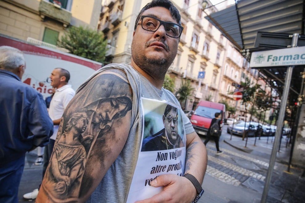 PEDOFILI E INSABBIATORI?….. CITIAMOLI TUTTI IN GIUDIZIO E COSTRINGIAMOLI A VIVERE NELLE AULE DEI TRIBUNALI INVECE CHE NELLE LORO CHIESE. DEVONO IMPARARE CHE LORO “SONO PRIMA DELLO STATO ITALIANO E POI DI DIO”.