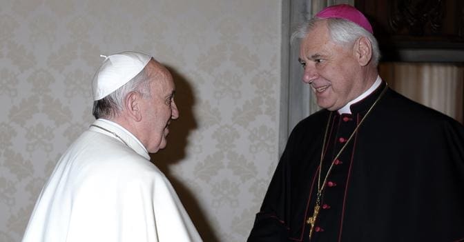 Papa Francesco silura il cardinale Müller: decisiva la gestione ‘soft’ dei casi di pedofilia da parte dell’ex Sant’Uffizio