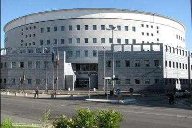 Quindicenne accusa il parroco: «Violenza sessuale in canonica»