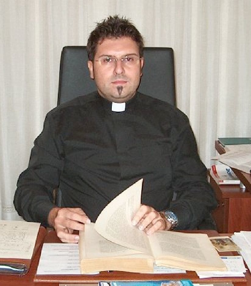 Abusi sessuali su un chierichetto: definitiva la condanna a un ex parroco