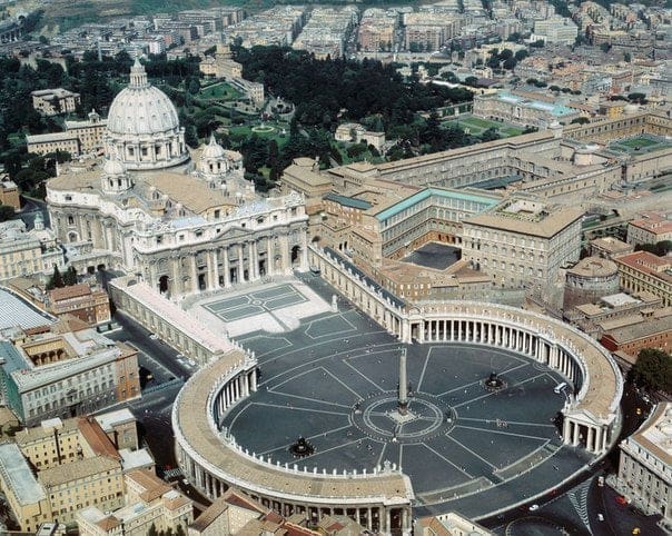 “Ecco i 200 preti pedofili d’Italia”, lo scandalo che imbarazza la Curia