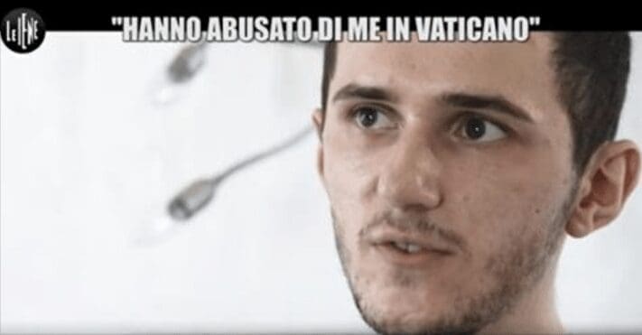 Abusi in vaticano, l’ex chierichetto: “Cacciato per aver denunciato”