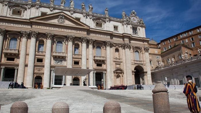 Sesso e pedofilia in Vaticano: il Papa sotto i riflettori