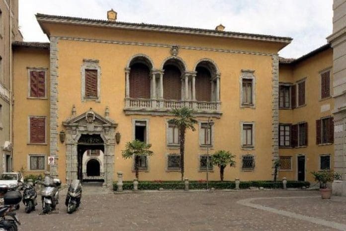 Prete comasco accusato di abusi sessuali, la Curia: “Fare luce con determinazione”