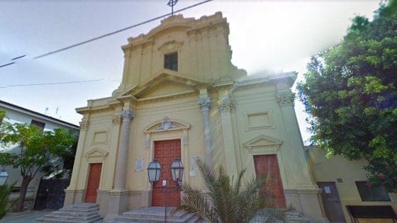 Pedofilia, la diocesi sospende un parroco di Reggio Calabria per rapporti con minorenni