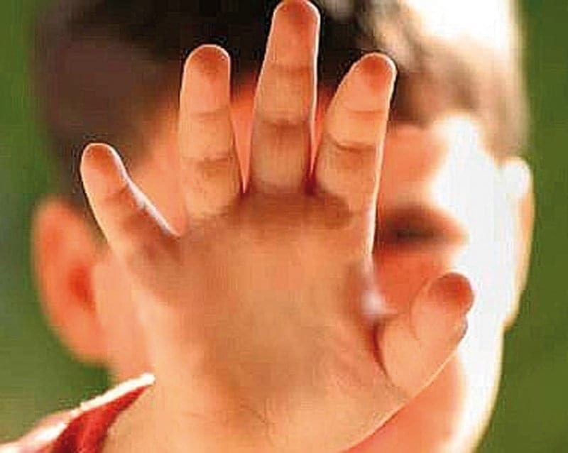 Prete pedofilo condannato a 4 anni per violenza su 11enne