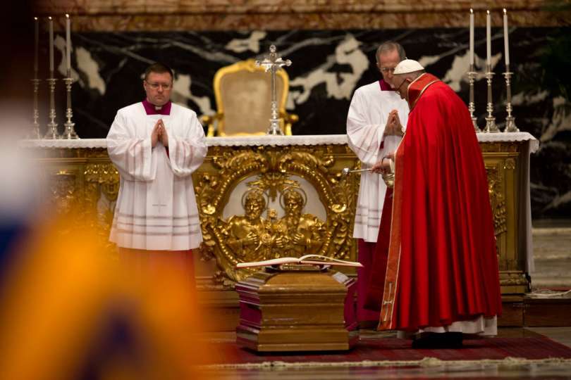 PAPA FRANCESCO CHE FA SOFFRIRE: perché? Non si poteva evitare?
