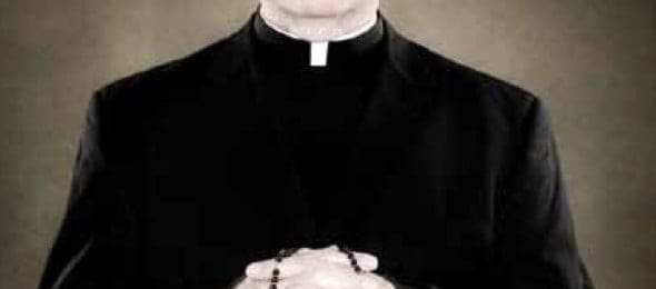 Reggio Calabria. Sacerdote accusato di rapporti sessuali con minorenni. La Curia lo sospende