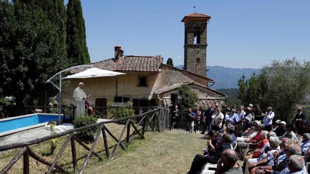 Tutti a scuola di don Milani. Ma se questi sono i suoi allievi…