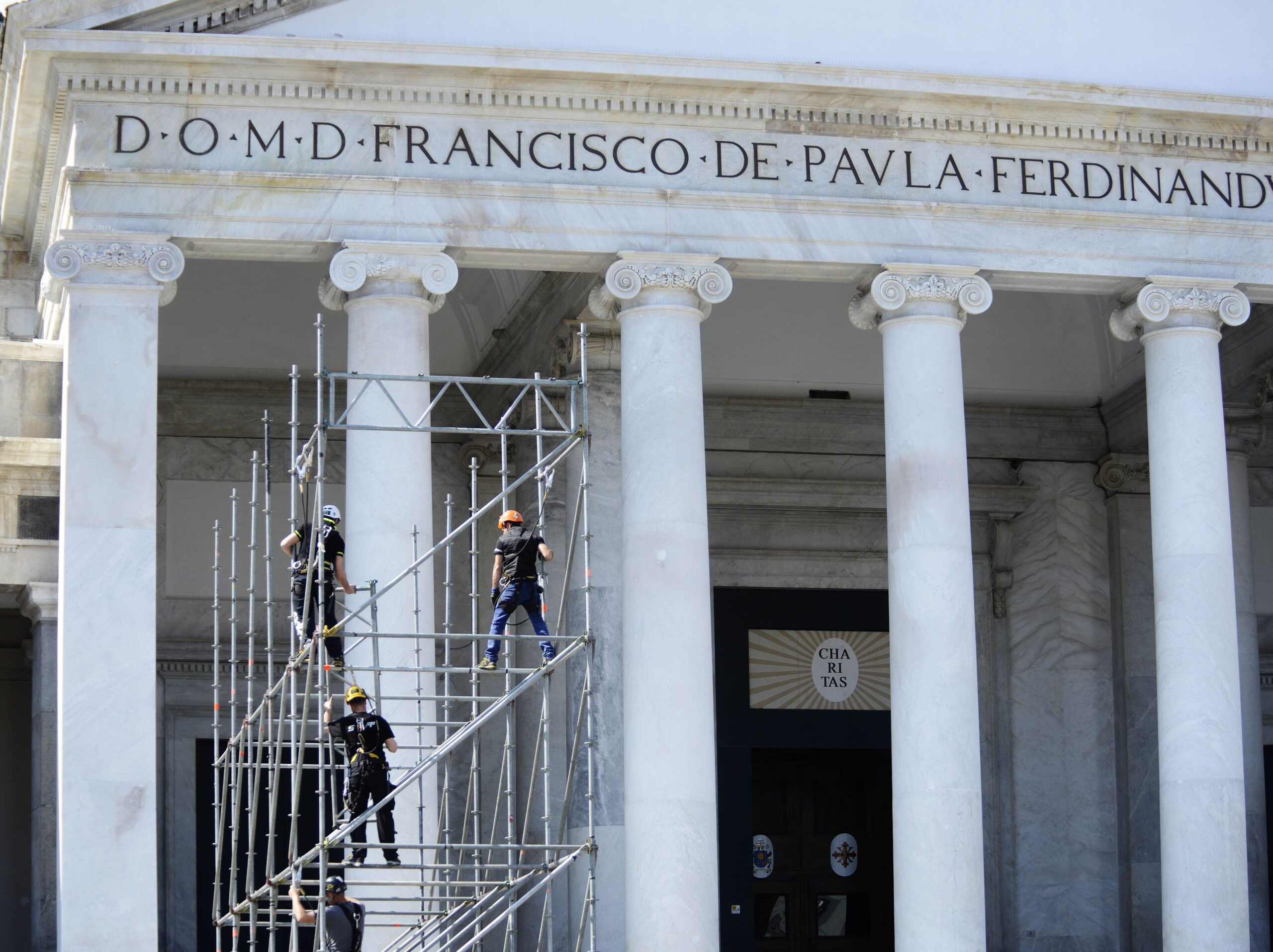Napoli, il Papa fa riaprire il caso su presunto prete pedofilo di Ponticelli