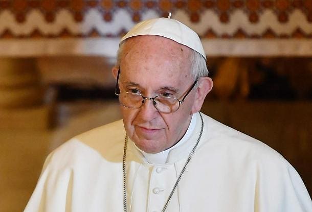 Papa Francesco, l’accusa che fa tremare il Vaticano: “Pedofilia, cosa hanno insabbiato i vertici della Chiesa”