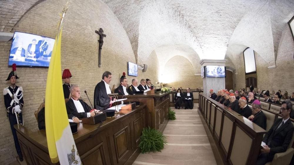 In Vaticano due rinvii a giudizio per autoriciclaggio
