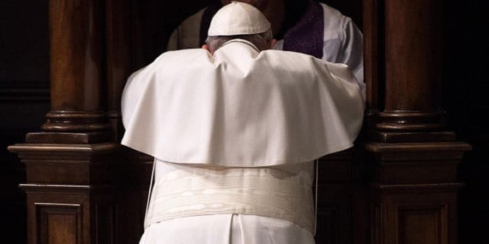 Il Papa scomunica un prete australiano che ha violato il sigillo della Confessione