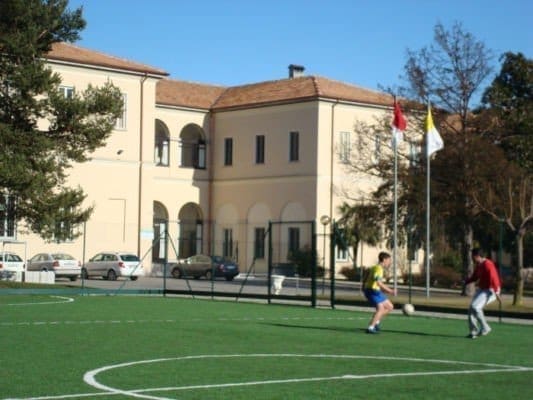 Pedofilia sui giovani Legionari a Gozzano? Lo sconcerto nel Cusio e fra i novaresi che frequentarono la struttura