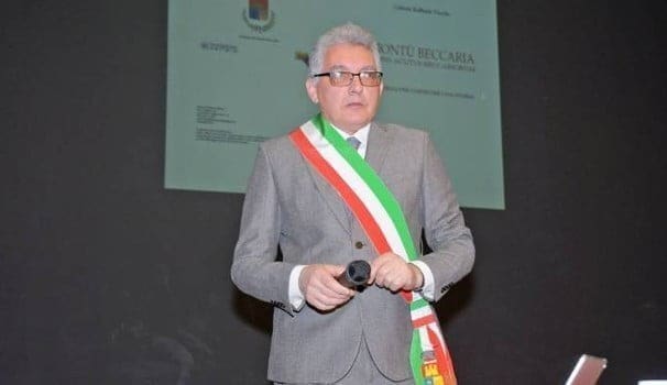 Preti pedofili e adulti complici, il corto di Cammuso illumina la Sala Farina. “Gesti orrendi camuffati da abito religioso”