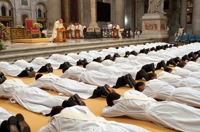 Il contratto dei Legionari di Cristo “15 mila euro per negare gli abusi”