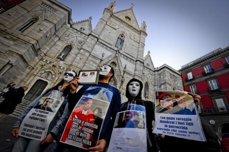 PRETE PEDOFILO DI PONTICELLI: LA CURIA DI NAPOLI A CACCIA DELLA SECONDA VITTIMA, MA SI CONTRADDICE