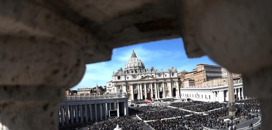 Vaticano, Pell e le altre grane giudiziarie della Santa Sede