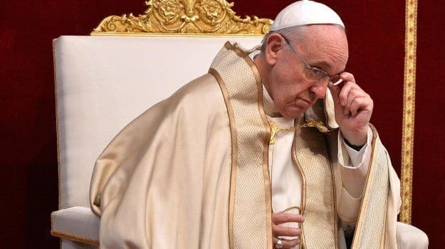 Papa Francesco e le vittime di abusi in Cile. Un’autocritica radicale e pubblica, ma è solo un primo passo