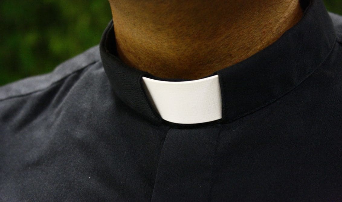 Abusi sessuali per mano di un sacerdote? Inizia l’ascolto della presunta vittima