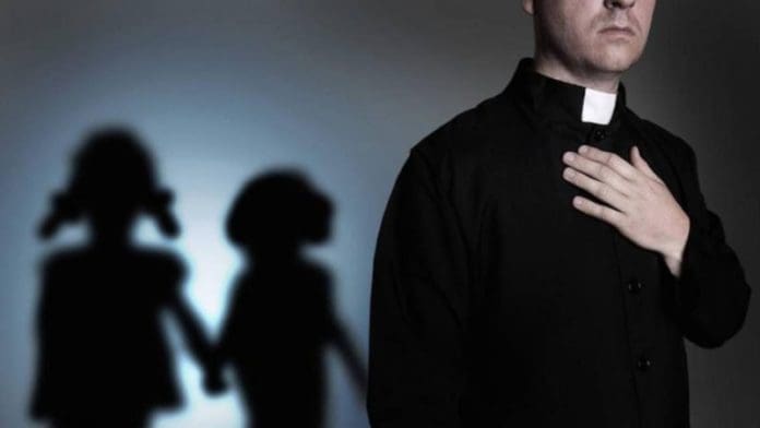 Preti pedofili, 34 vescovi cileni lasciano La Curia di Napoli invece temporeggia sugli abusi subiti da Diego a Ponticelli