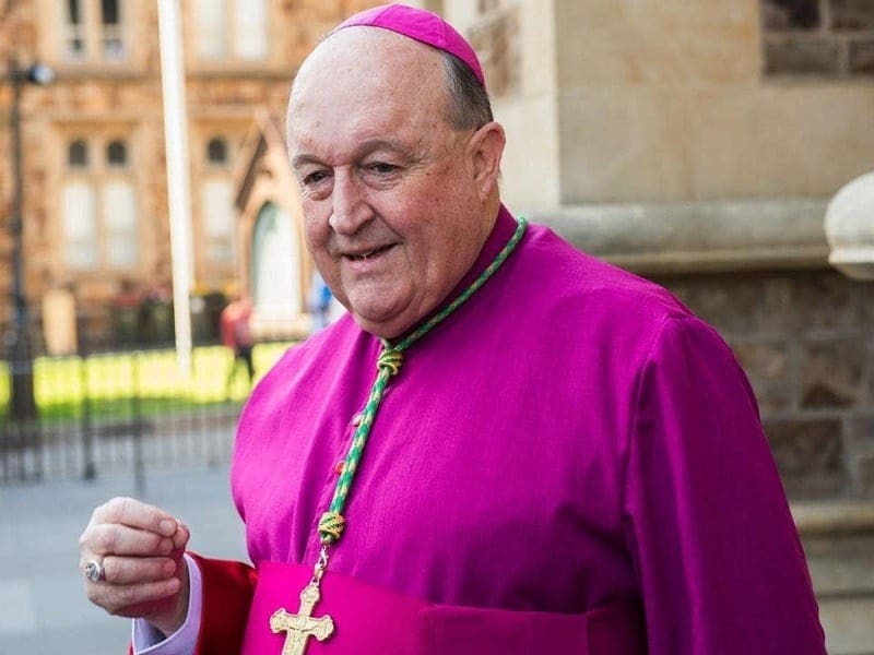 Coprì abusi di sacerdote pedofilo, arcivescovo di Adelaide condannato a un anno di carcere