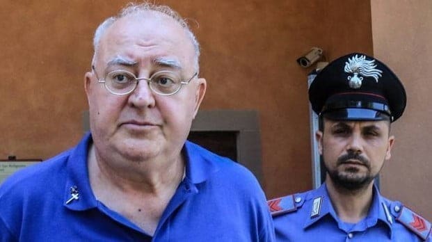 Parla il prete accusato di pedofilia (e ride): “Era affetto”