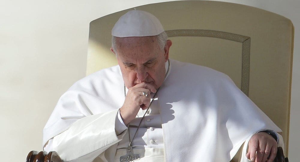 Il documentario choc su Bergoglio: “Ha provato a coprire prete pedofilo”