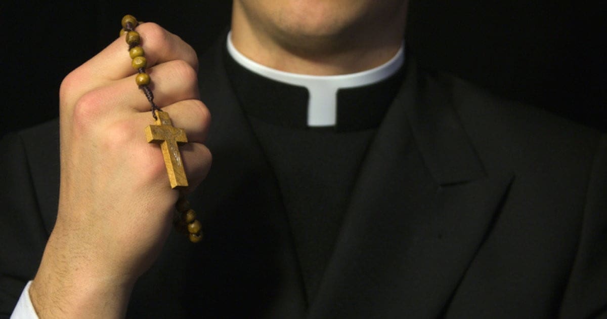 Pennsylvania, nuovo scandalo sulla Chiesa: quattro sorelline abusate per anni da un prete