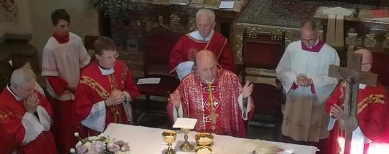 Il nuovo sacerdote non è gradito  E i genitori raccolgono 240 firme