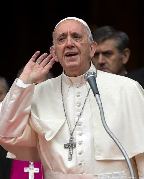 IL PAPA DELLA TRASPARENZA SI RINCHIUDE NEL SILENZIO