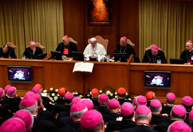 Papa Francesco, abusi: convocati capi delle Conferenze Vescovi/ Francesco e il dialogo con vittime pedofilia