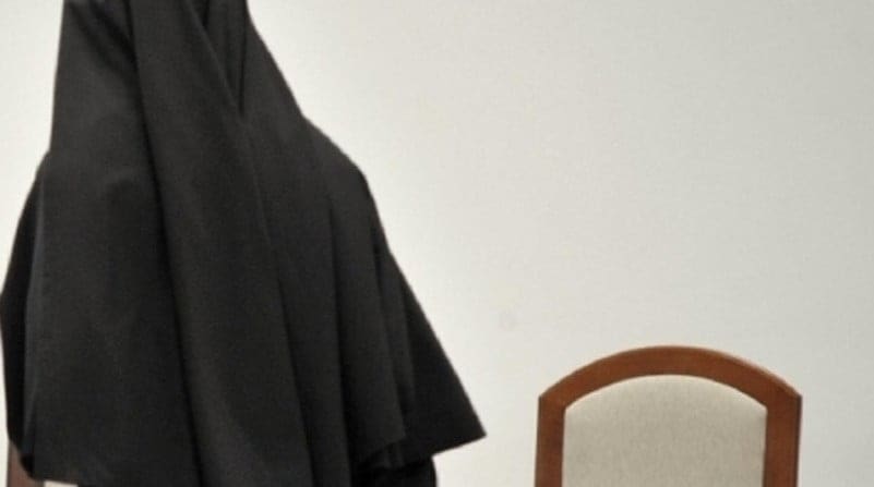 Suor Kevin, sodomizzatrice esorcista, e i preti guardoni