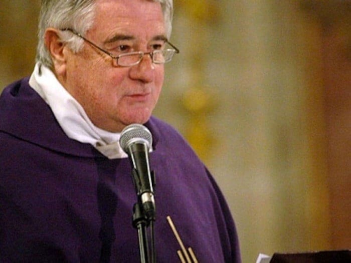 Francesco espelle il prete-eroe anti Pinochet