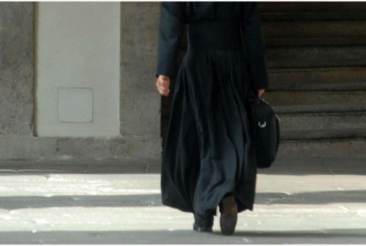 Operazione antipedopornografia. Beccato anche anonimo seminarista, Chissà che combina nel seminario