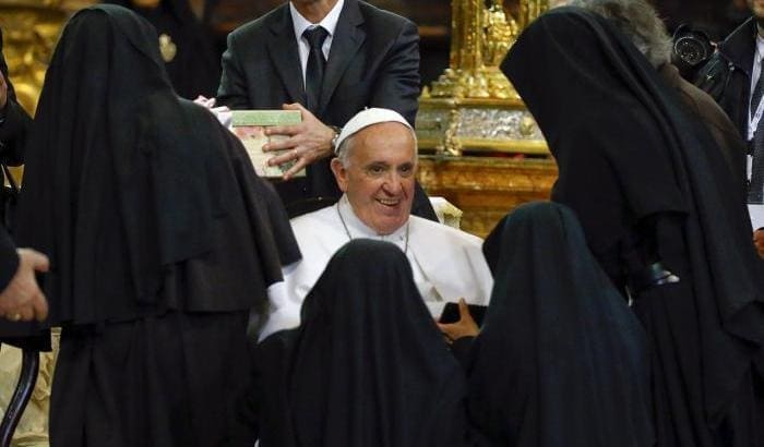 00050FCB l incontra tra papa francesco e le suore di clausura