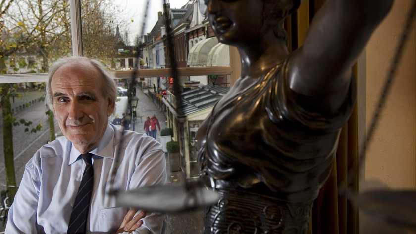 L’avvocato trascina i cattolici in tribunale