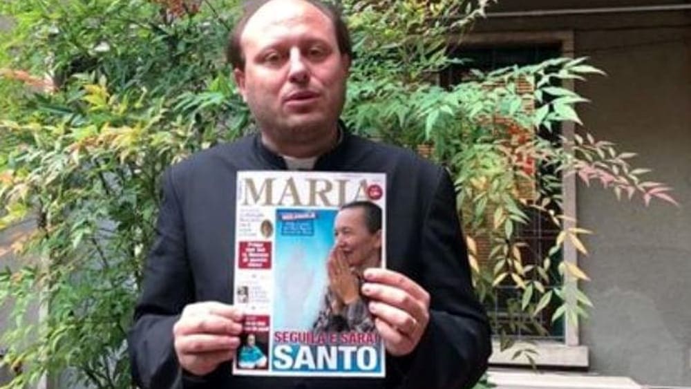 Don Barone tradito da uno Sms. L’adepta lo scopre e viene minacciata