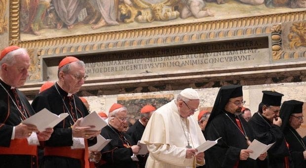 4321446 1534 papa pedofilia vittime protesta