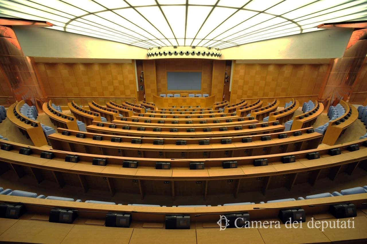 Mentre Papa Francesco apre la Conferenza mondiale con i Presidenti delle Conferenze Episcopali – Legislatori, vittime di abusi del clero, attivisti globali tengono una conferenza stampa al Parlamento italiano