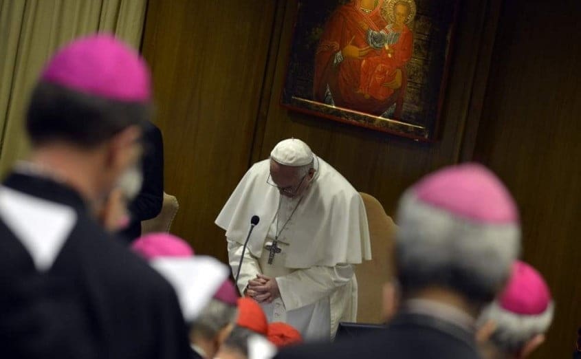 Vescovi svizzeri. Prevenire la pedofilia col certificato penale, Basta non farsi beccare prima e i pedofili hanno via libera in seminario