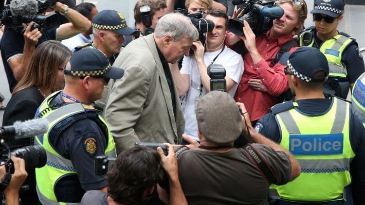 Il cardinale Pell, tesoriere del Vaticano, colpevole di violenza sessuale nei confronti di bambini