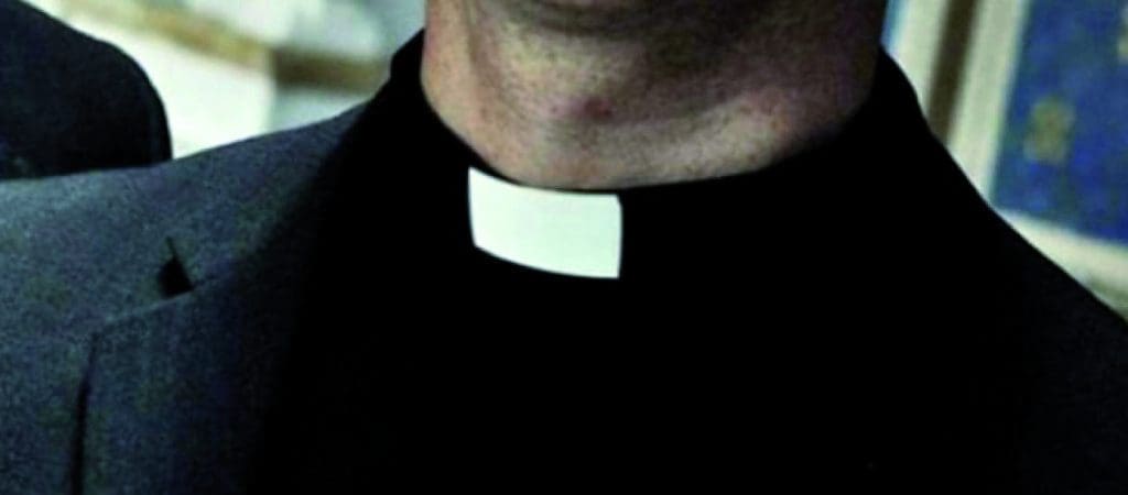 “Corvi ” sulla parrocchia