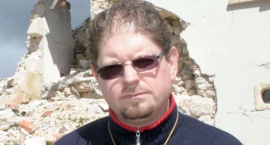 Don Giovanni, vittima di un pedofilo, attaccato e minacciato per aver detto di essere stato abusato da bambino