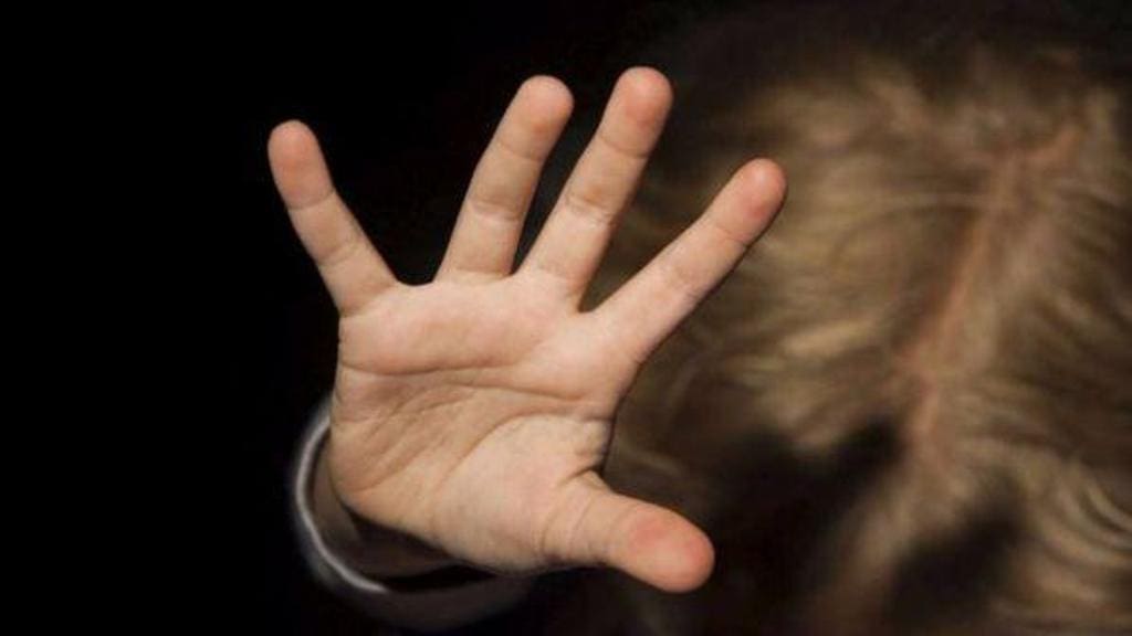 Lecce, abusava di un ragazzino, dopo 30 anni la denuncia: fari accesi su prete pedofilo
