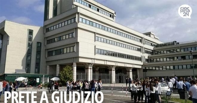 FROSINONE – Prete a giudizio per abusi sessuali