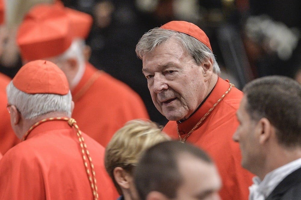 Lusso e abusi sui minori, tutti i guai del cardinale Pell