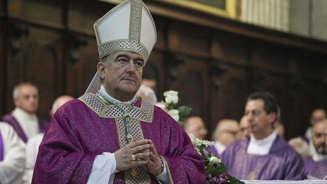 Sacerdote ‘confessa’ gli abusi ad un bambino? Monsignor Seccia: “avevo già preso provvedimenti”