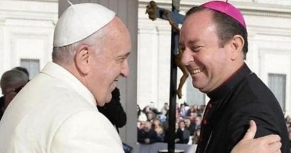 Abusi, al ritiro spirituale con Papa Francesco anche il vescovo argentino sotto indagine