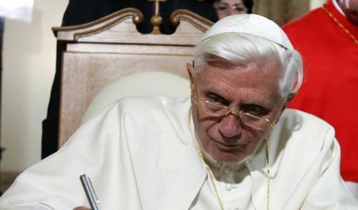 Il Papa emerito Benedetto XVI sulla pedofilia nella Chiesa: “Collasso morale cominciato nel ’68”